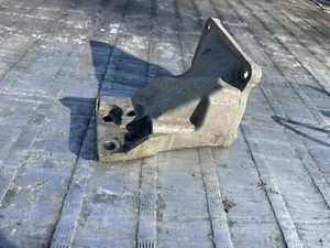 2008 Infiniti G35X Pass Right Motor Mount Bracket OEM Automatic Transmision - Bild 1 von 4