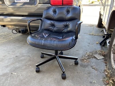 Silla de oficina ejecutiva de cuero personalizada Knoll Charles Pollock Foto 1 de 4