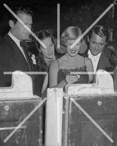 People In Casino Playing Slot Machines Vintage 8x10 Photography Reprint - Picture 1 of 1