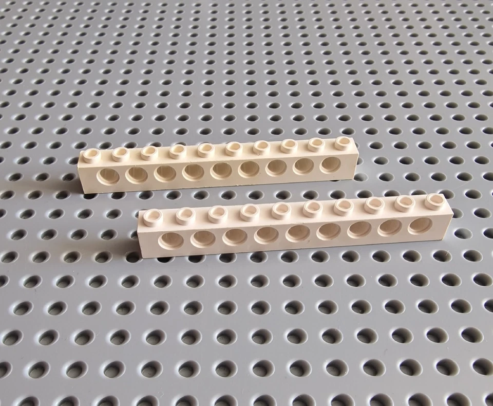 LEGO Technik Lochbalken Lochstein 1x10 Weiß 2 Stk. White Technic Brick 2730 A053 - Bild 1 von 1