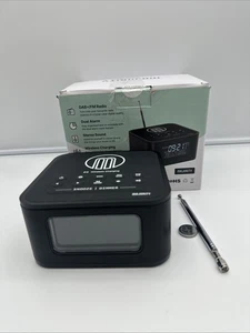 Radiowecker, kabellos Smartphone Laden, DAB, BT,Dimmer Majority Knapton, - Bild 1 von 4