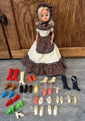 Vtg 1970s Pioneer Blonde SINDY Doll + SHOES BOOTS Ballerina Lot Pedigree Marx - Image 1 of 4