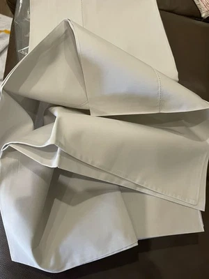 $1050 Matouk Italy NWT (4pc) Bergamo Giza-87 Queen Sheet Set Grey - Image 1 of 4