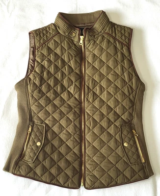 Chaleco acolchado Love Tree para mujer cremallera completa verde oliva con detalles dorados talla mediana  Foto 1 de 4