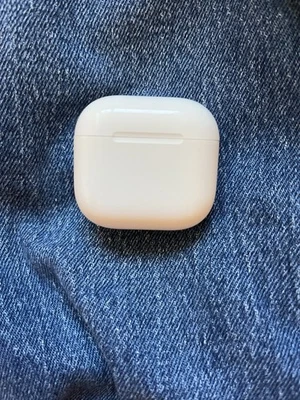 Apple AirPods  Pro (nur die case) Bluetooth In-Ear-Kopfhörer, Weiß, 2. - Bild 1 von 3