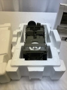 DANBURY MINT 1940'S WORLD WAR 2 JEEP REPLICA 1:16 - Picture 1 of 5