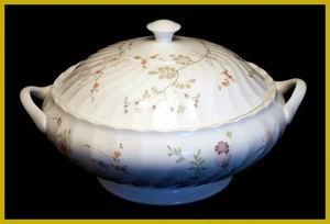 Plato vegetal cubierto redondo Wedgwood Campion - en excelente estado - Imagen 1 de 1