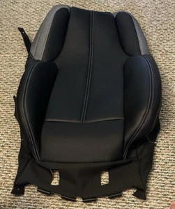 Cadillac GM F Seat Cover 85625264, 85098750, 85715787, 87846160 - Picture 1 of 6