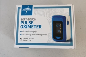 Nuevo Oxímetro de pulso de dedo suave al tacto Medline acolchado almohadilla de dedo pantalla OLED - Imagen 1 de 6