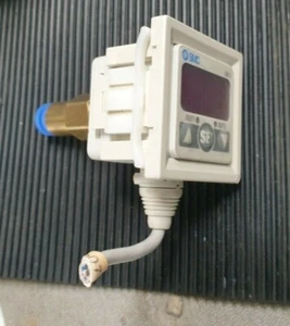 SMC ISE40-01-22L-M DIGITAL PRESSURE SENSOR (in1S1B1) - Picture 1 of 2