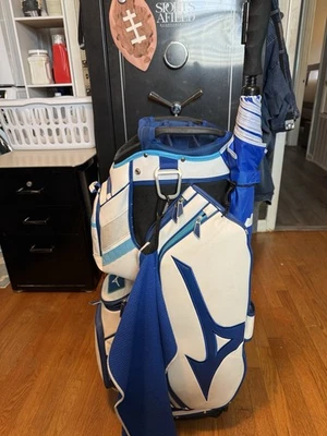 Mizuno Golf Tour 14 Way Cart Bag with Mizuno 2 Canopy Umbrella & Mizuno Towel - Image 1 of 4
