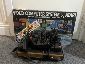 ATARI VCS WOODY WOODGRAIN Console RETRO GAMING NO MANUALS 1 GAME - Picture 1 of 18