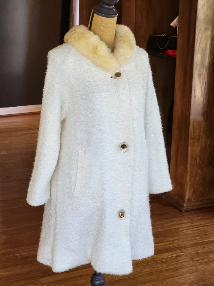 Casaco swing boucle marfim década de 1950 colarinho de pele sintética mel médio - Imagem 1 de 4