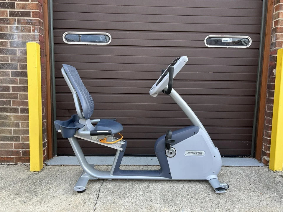 BICICLETA RECLINADA PRECOR RBK835 EXPERIENCE CON CONSOLA P30 EN EXCELENTE ESTADO ** Foto 1 de 4