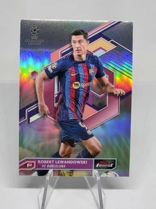 2022-23 Topps Finest UCC #100 ROBERT LEWANDOWSKI Refractor FC Barcelona - Picture 1 of 10