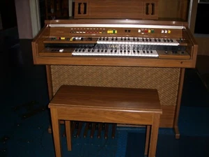 Yamaha Electone B-55 -"sehr gut erhalten"- Selbstabholung : PLZ 25541 - Bild 1 von 10
