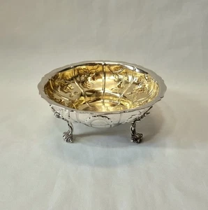 Fine quality early Victorian sterling silver gilt bonbon dish, London 1847- 238g - Picture 1 of 19