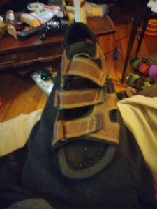 Thom McAn Men’s Size 8 Brown Open Toe Buckle Sandals Poron 4000 Upper Leather - Picture 1 of 18