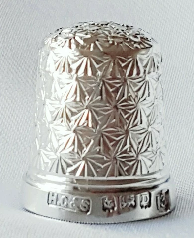 THIMBLE ~ Art Deco Design ~ Hallmarked Silver B'ham 1928 ~ Henry Griffith & Sons Cover