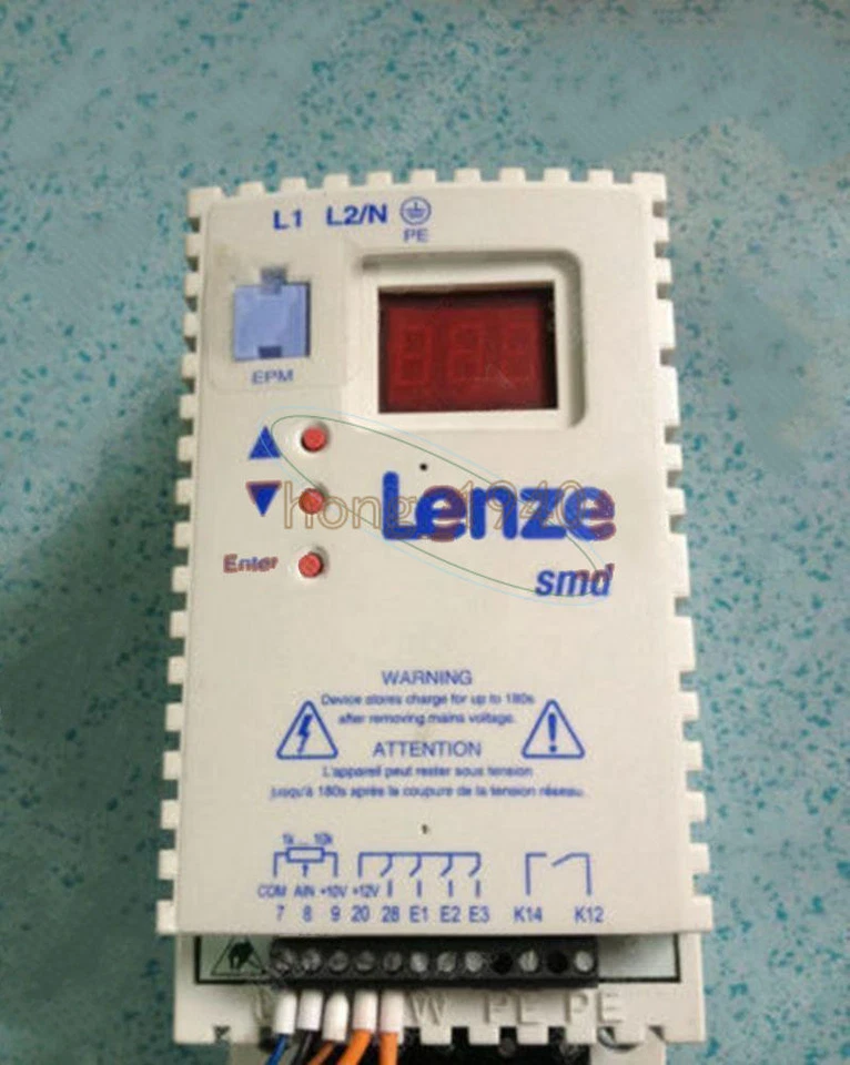 1PCS USED Lenze ESMD251X2SFA Frequency Converter Tested Good - Image 1 of 1