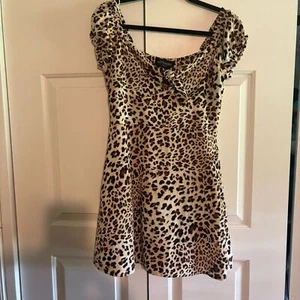 Kittenish Animal Print Kleid mit Bindeband vorne Größe Medium - Bild 1 von 10