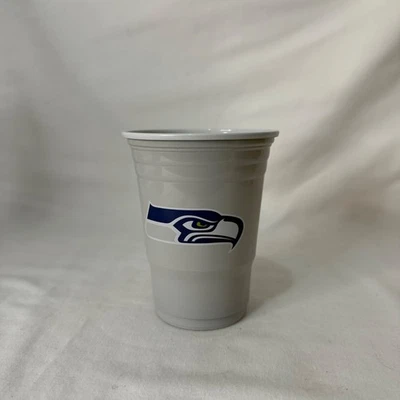 Seattle Seahawks 18 oz. Disposable Plastic Cups NFL Licensed - 18 Pack - Image 1 of 4
