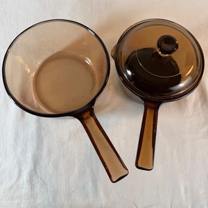 2 Vintage Pyrex Vision Corning Amber POTS 1.5L & 1L W/ 1 Lid Glass Cookware MM - Picture 1 of 15