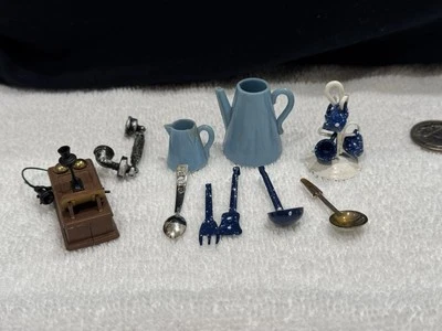 Casa de Muñecas Miniatura Tienda de Campo Tazas Hervidor Teléfono Piezas Diorama Fingir Foto 1 de 4