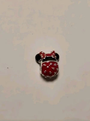 Disney x Pandora Minnie Maus Charm mit gepunktetem Kleid und Schleif - Bild 1 von 4