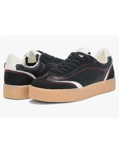 Steve Madden Girls Shoes. Tux Sneaker. Girls Size 3 - Picture 1 of 11
