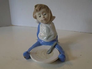 Lladro Finished Eating I'm Full Boy NAO 1074  Figurine Handmade in Spain Spain - Picture 1 of 6