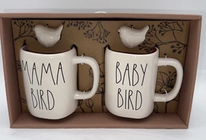 Neu mit Etikett Tassen-Set Rae Dunn Muttertag Mama Vogel Baby Vogel Anhänger - Bild 1 von 8