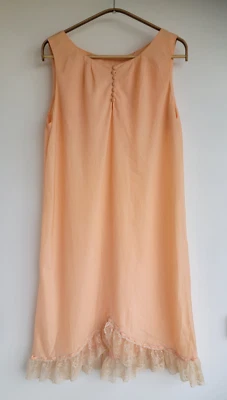 60 年代 Christian DIOR 'Marie Antoinette' 裸色桃色花边晚礼服 CHEMISE 复古 — 第 1/4 张图片