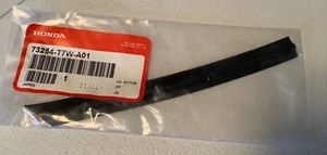 Genuine 2016-2021 Honda HR-V Rubber C L Windshield Dam 73254-T7W-A01 - Picture 1 of 3