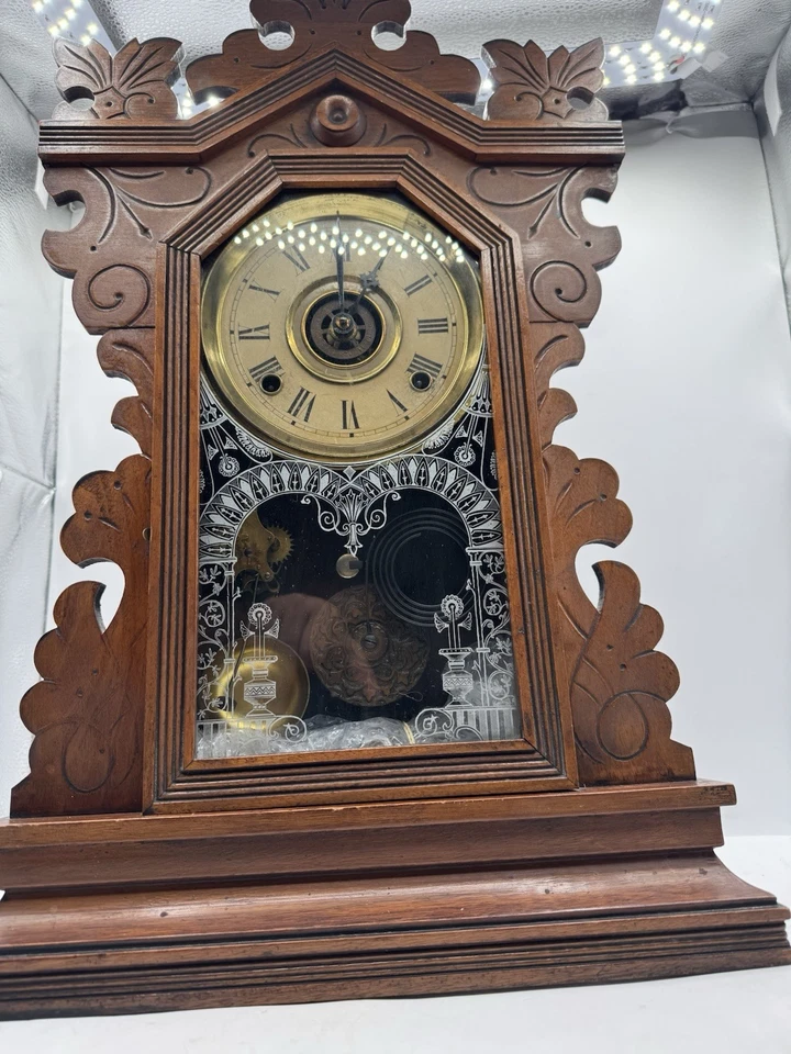 Antiguo siglo XIX. Reloj de cocina Gilbert Owl tallado en nogal 8 días/huelga Foto 1 de 4