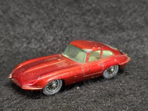 Matchbox Lesney No. 32 E Type Jaguar with Gray Wheels - Picture 1 of 7