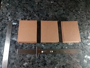 Menge 3 Miniatur leere braune handgefertigte Notizbücher fester Einband funktionsfähig MBL#5 - Bild 1 von 5