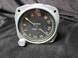 Vintage Aircraft Aviation Gauge Used As Is Untested Radio Compass Royal Canadian - Bild 1 von 6
