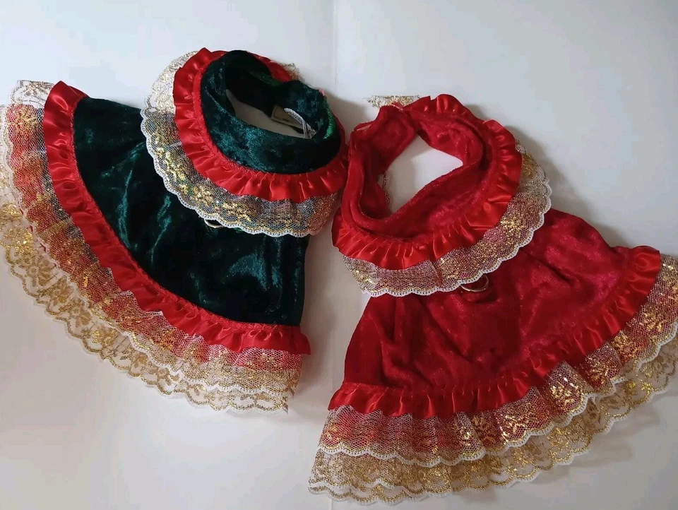 Lot of 2 Christmas dresses for small dogs, size small - Image 1 of 4