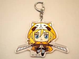 Llavero mascota acrílico Historia Reiss Attack on Titan Rascal Japón E557 - Imagen 1 de 4