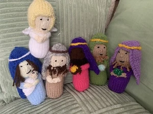 New Hand Knitted Nativity - Picture 1 of 1