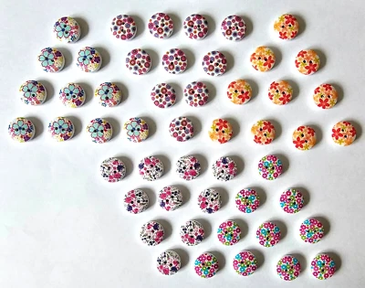 50 Flower Pattern Buttons, 5 Designs with 10 of Each Design Wooden Size 15mm - Image 1 of 4