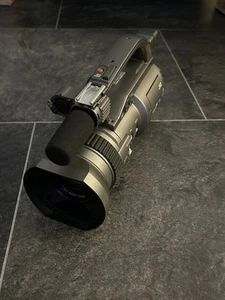 JVC GY-DV301E Professional DV Camcorder Ohne Zubehör - Bild 1 von 3