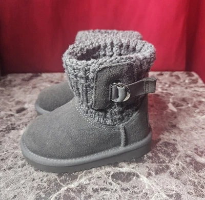 Mini Bota UGG Niñas Niños Pequeños Clásica Solene Talla 7 Foto 1 de 4