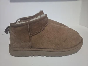UGG Classic Ultra Mini Damenstiefel Größe 9 - Bild 1 von 10