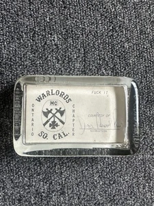 Raro fermacarte vintage Outlaw MC club Biker Courtesy Card WARLORDS so cal CA - Foto 1 di 4