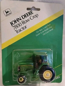 Ertl John Deere 7800 Row Crop Tractor 1:64 Scale - Picture 1 of 3