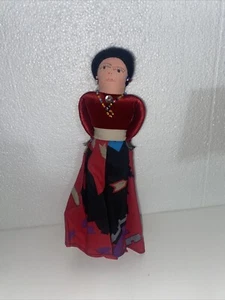 Vintage seltene handgefertigte Navajo Samt Tuch indianische 10"" Puppe 1960er Jahre - Bild 1 von 8