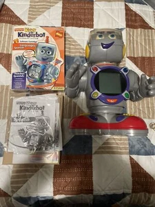 Fisher Price Kasey the Kinderbot Learning System & Leggi Cartuccia Spagnola FUNZIONA - Foto 1 di 10