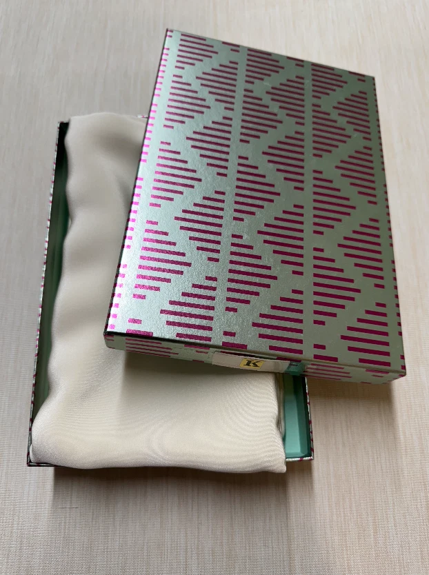 100% Mulberry Silk Pillowcase with Zipper – Hair & Skin Care, Anti-Frizz_Cream - Image 1 of 3